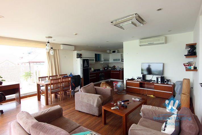 Lake view apartment with 02 bedrooms for rent in Tay Ho area 